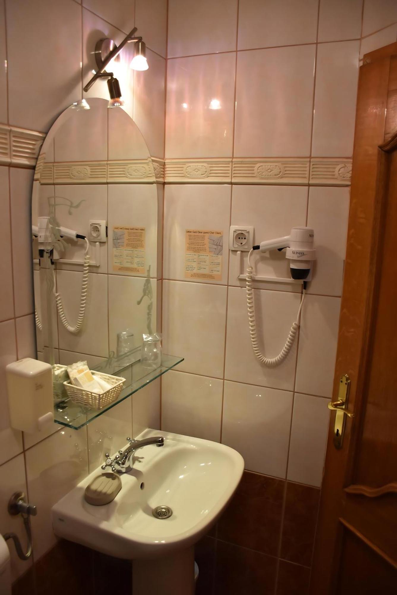Hotel Grande ツェリェ 部屋 写真